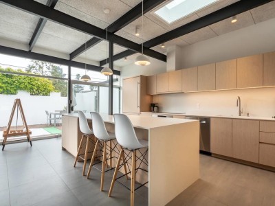 Material: Treefrog Veneer / Cabinet Style: Overlay / Door Style: Slab Beveled Edge La Selva Beach Modern