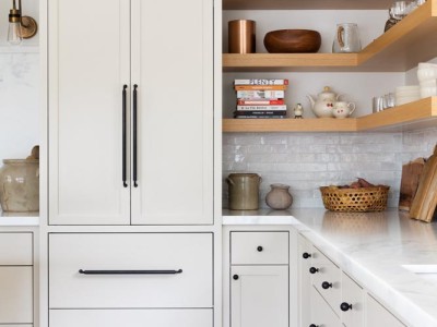 Toe Kick Legs / Rift White Oak Shelves