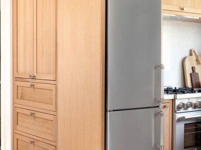 Material: Rift White Oak / Cabinet Style: Inset / Door Style: Shaker