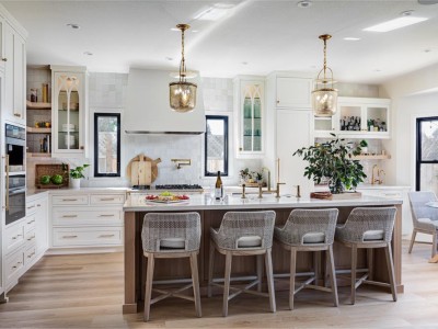 Island Material: White Oak / Cabinet Style: Inset/ Door Style: Shaker New Age French Country