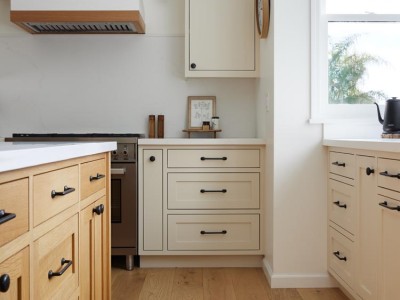 Island - Material: Rift White Oak / Cabinet Style: Inset / Door Style: Shaker