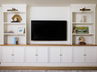 Material: Paint Grade / Cabinet Style: Inset / Door Style: Shaker / Natural Rift White Oak Top