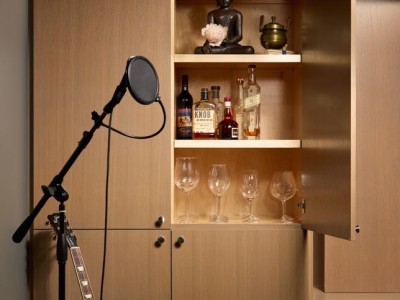 Material: Stained Rift White Oak / Cabinet Style: Overlay / Door Style: Slab