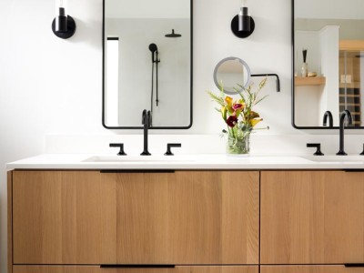 Material: Stained Rift White Oak / Cabinet Style: Frameless / Door Style: Slab